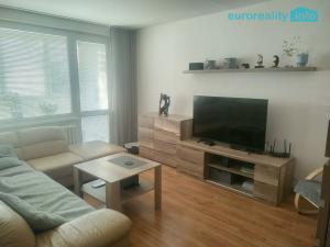 Prodej bytu 4+1, Karlovy Vary, Plešivecká, 77 m2