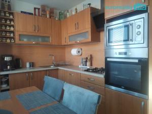 Prodej bytu 4+1, Karlovy Vary, Plešivecká, 77 m2