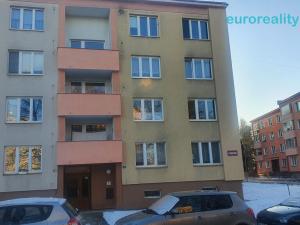 Prodej bytu 4+1, Karlovy Vary, Plešivecká, 77 m2