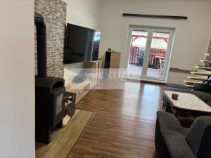 Prodej bytu 3+1, Stará Paka, U Továrny, 115 m2