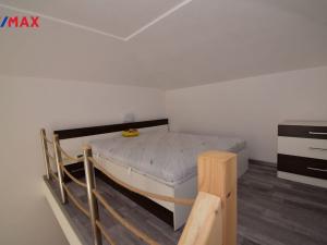 Pronájem bytu 2+1, Praha - Smíchov, Na Valentince, 55 m2