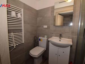 Pronájem bytu 2+1, Praha - Smíchov, Na Valentince, 55 m2