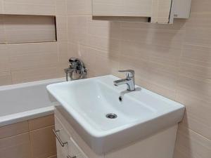 Prodej bytu 3+1, Nový Jičín - Loučka, Na Lani, 66 m2