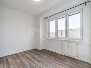 Pronájem bytu 2+kk, Kralupy nad Vltavou, nám. Mládežníků, 38 m2