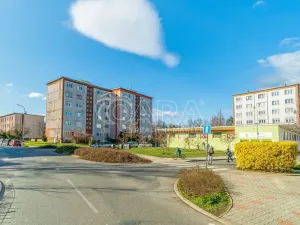 Pronájem bytu 2+kk, Kralupy nad Vltavou - Lobeček, nám. Mládežníků, 38 m2