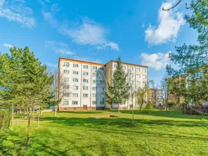 Pronájem bytu 2+kk, Kralupy nad Vltavou - Lobeček, nám. Mládežníků, 38 m2
