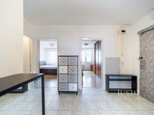 Prodej bytu 3+1, Praha - Chodov, Na sádce, 72 m2