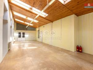 Prodej obchodního prostoru, Louny, Mírové náměstí, 895 m2