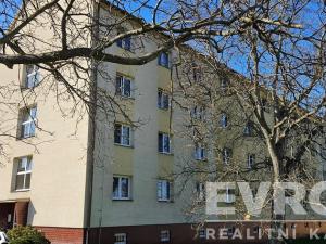 Prodej bytu 3+1, Chvaletice, Obránců míru, 58 m2
