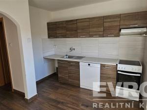 Prodej bytu 3+1, Chvaletice, Obránců míru, 58 m2