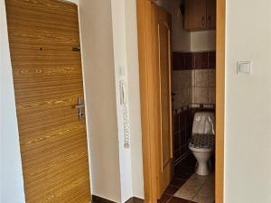 Prodej bytu 3+1, Chvaletice, Obránců míru, 58 m2