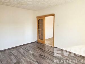 Prodej bytu 3+1, Chvaletice, Obránců míru, 58 m2