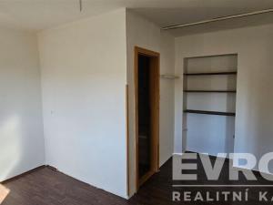 Prodej bytu 3+1, Chvaletice, Obránců míru, 58 m2
