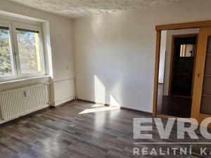 Prodej bytu 3+1, Chvaletice, Obránců míru, 58 m2
