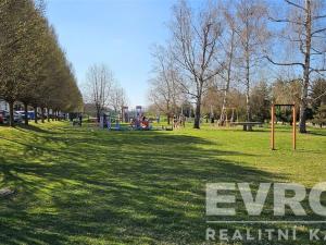 Prodej bytu 3+1, Chvaletice, Obránců míru, 58 m2