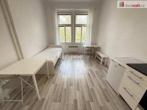 Pronájem bytu 1+kk, Praha - Smíchov, Na Skalce, 28 m2