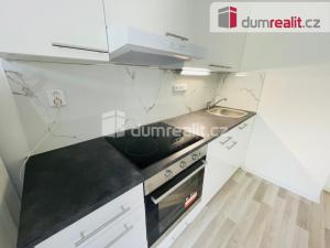 Pronájem bytu 1+kk, Praha - Smíchov, Na Skalce, 28 m2