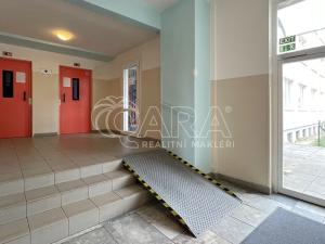 Pronájem bytu 1+1, Praha - Letňany, Třinecká, 39 m2
