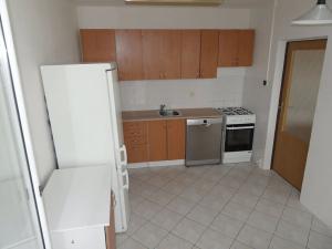 Pronájem bytu 3+1, Praha - Kobylisy, Košťálkova, 68 m2