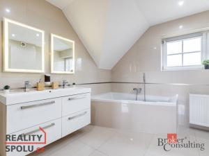 Prodej rodinného domu, Javorník, 296 m2