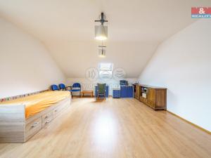Prodej rodinného domu, Kadaň, Třešňová, 405 m2