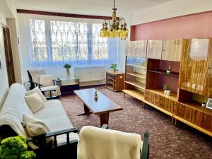 Pronájem bytu 2+1, Mladá Boleslav, náměstí Republiky, 64 m2