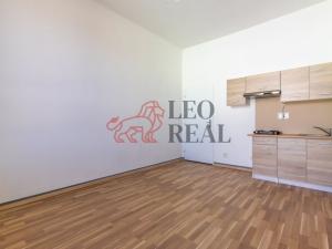 Prodej činžovního domu, Strašice, 1600 m2