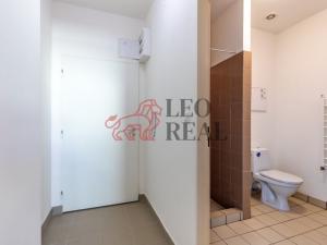 Prodej činžovního domu, Strašice, 1600 m2