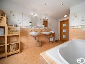 Prodej rodinného domu, Hradec Králové, Drtinova, 205 m2