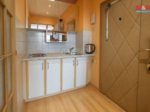 Prodej bytu 1+kk, Praha - Vokovice, Evropská, 22 m2