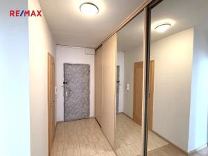 Pronájem bytu 2+kk, Praha - Záběhlice, Jetelová, 39 m2