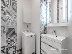Pronájem bytu 2+kk, Praha - Karlín, Peckova, 64 m2