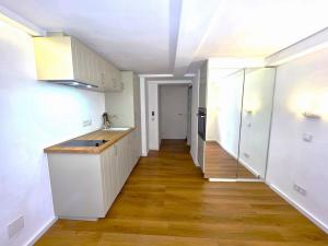 Pronájem bytu 1+kk, Praha - Břevnov, Nad Kajetánkou, 17 m2