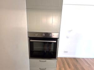 Pronájem bytu 1+kk, Praha - Břevnov, Nad Kajetánkou, 17 m2