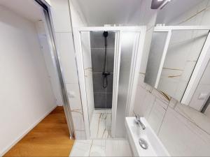 Pronájem bytu 1+kk, Praha - Břevnov, Nad Kajetánkou, 17 m2
