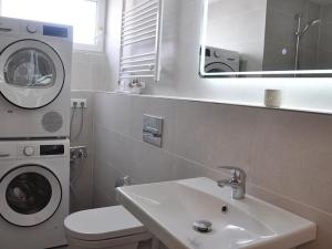 Pronájem bytu 2+kk, Praha - Vysočany, Smržových, 54 m2