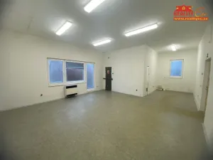 Prodej obchodního prostoru, Jaroměř - Jezbiny, Hradecká, 1437 m2