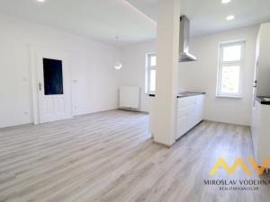 Pronájem bytu 3+kk, Hradec Králové, Klumparova, 83 m2