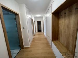 Pronájem bytu 2+1, Hodonín, Velkomoravská, 60 m2