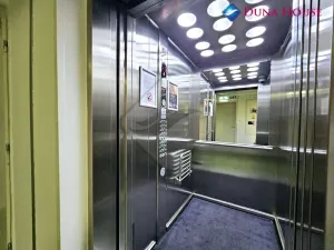 Prodej bytu 1+kk, Praha - Žižkov, Ke kapslovně, 64 m2