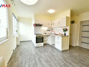 Pronájem bytu 2+kk, Hradec Králové - Pražské Předměstí, V Koutech, 44 m2