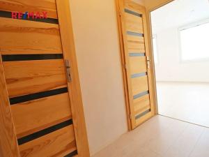 Pronájem bytu 1+kk, Praha - Černý Most, Doležalova, 34 m2