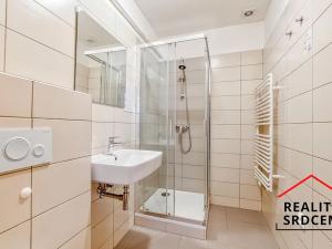 Pronájem bytu 1+1, Ostrava, Pobialova, 63 m2