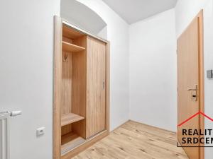 Pronájem bytu 1+1, Ostrava, Pobialova, 63 m2