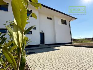 Prodej bytu 6+kk a větší, Bavoryně - Na Lhotkách, 165 m2