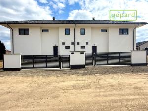 Prodej bytu 6+kk a větší, Bavoryně - Na Lhotkách, 165 m2
