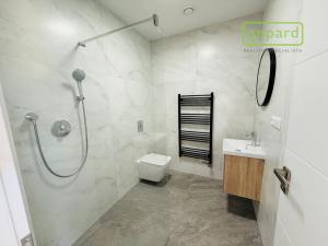 Prodej bytu 6+kk a větší, Bavoryně - Na Lhotkách, 165 m2