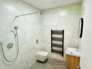 Prodej bytu 6+kk a větší, Bavoryně - Na Lhotkách, 165 m2