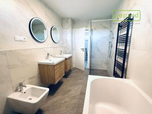 Prodej bytu 6+kk a větší, Bavoryně - Na Lhotkách, 165 m2