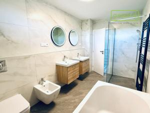 Prodej bytu 6+kk a větší, Bavoryně - Na Lhotkách, 165 m2